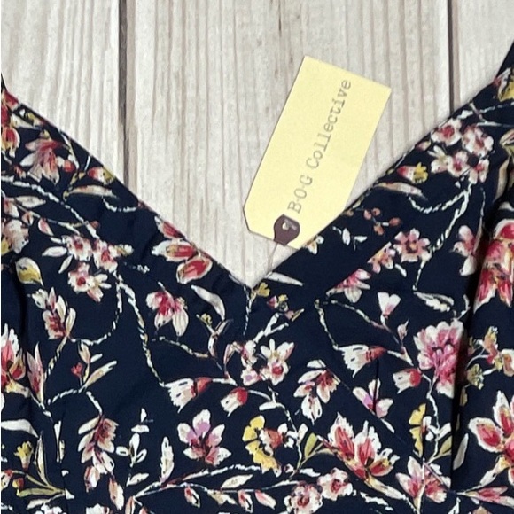 BOG Collective Women’s Size Small Floral Print Cropped Crop Tank Top Blue - Picture 2 of 6